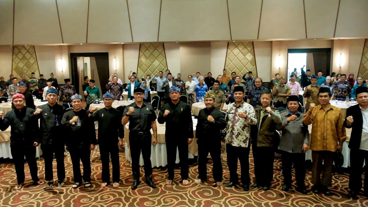 170012765789-forum-kerukunan-umat-beragama-kota-bandung-siap-ajak-pengikutnya-tangani-sampah
