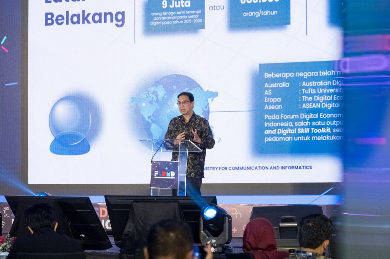 170254218458-songsong-indonesia-emas-kemenkominfo-targetkan-9-juta-sdm-digital-pada-2030