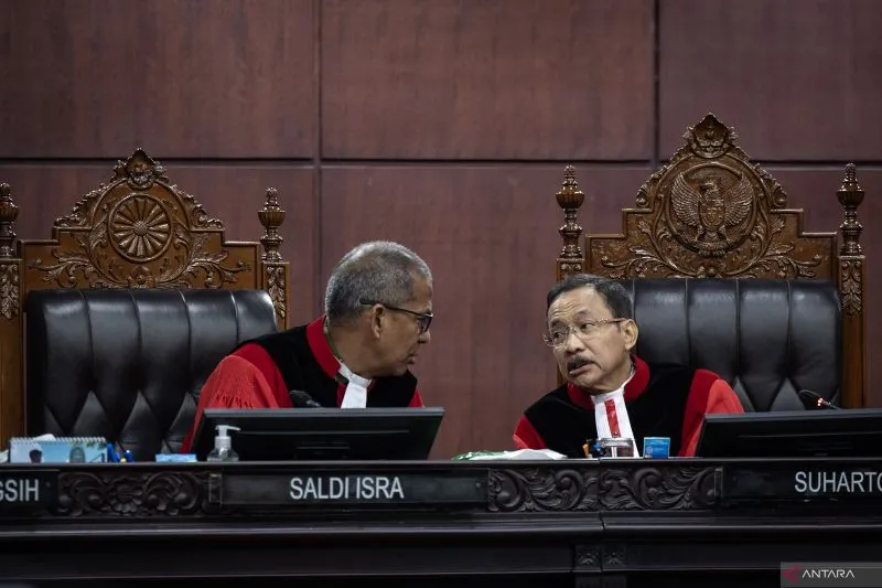 Sidang-uji-materi-UU-TNI-di-MK-230625-Bay-14.jpg