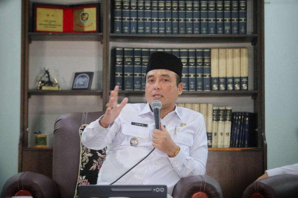 1752670712100-erwin-larang-siswa-tak-ber-sim-bawa-kendaraan-ke-sekolah