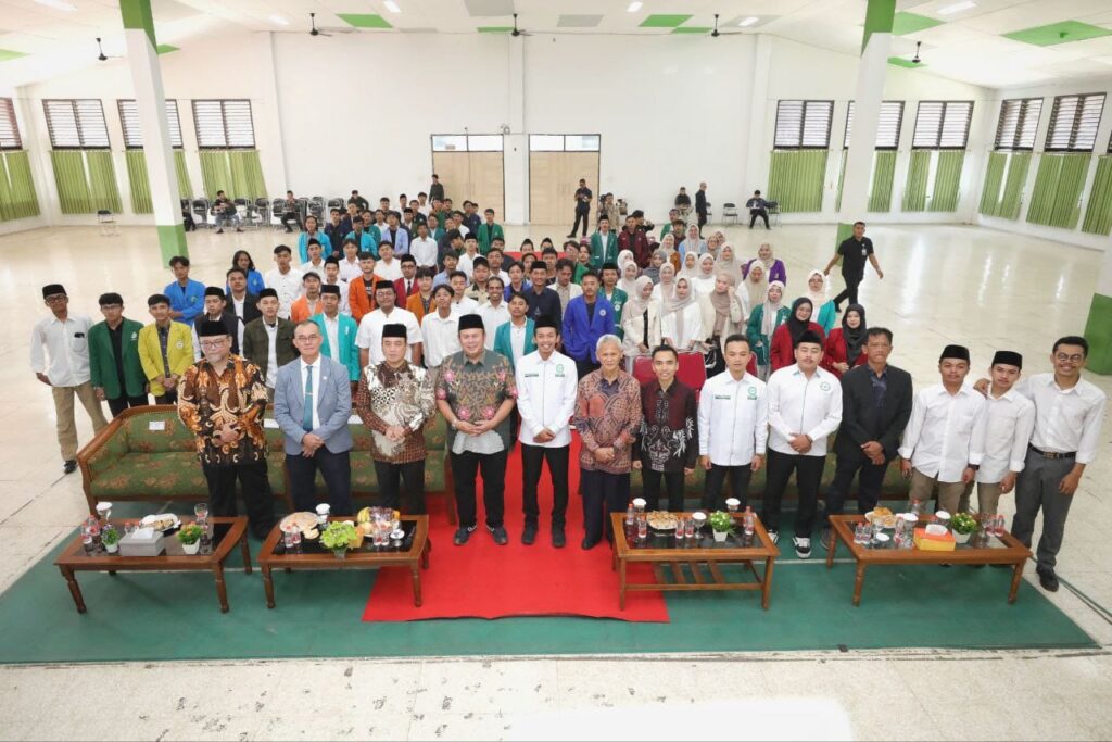 175351828514-wakil-wali-kota-bandung-ingatkan-mahasiswa-pegang-kaidah-fiqih-saat-jadi-pemimpin-kelak