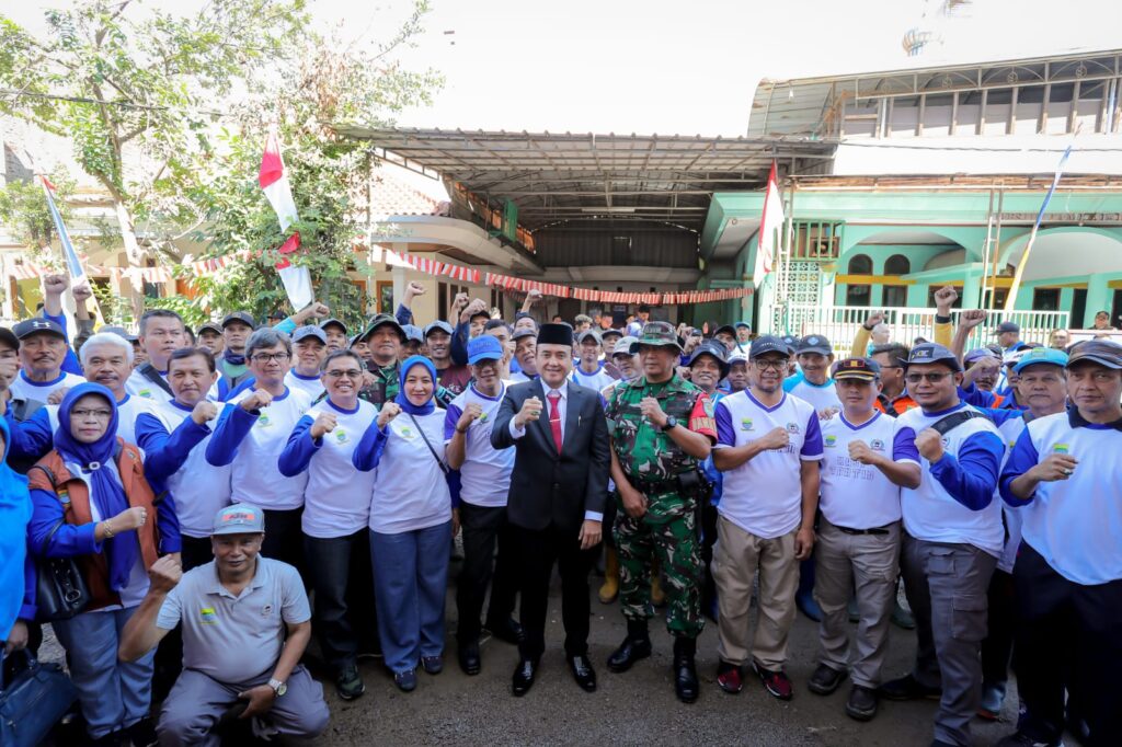 175524330040-ayo-wariskan-gotong-royong-kepada-generasi-muda
