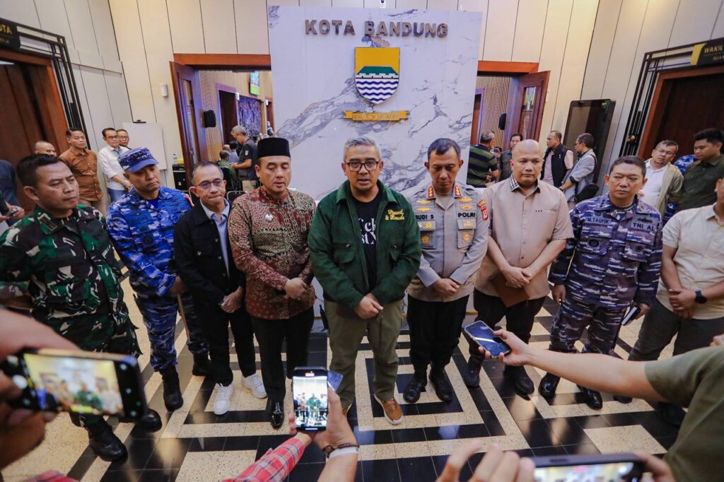 175665461132-dprd-kota-bandung-pastikan-hadir-di-tengah-warga-fokus-pada-pengangguran-ekonomi-dan-penataan-kawasan