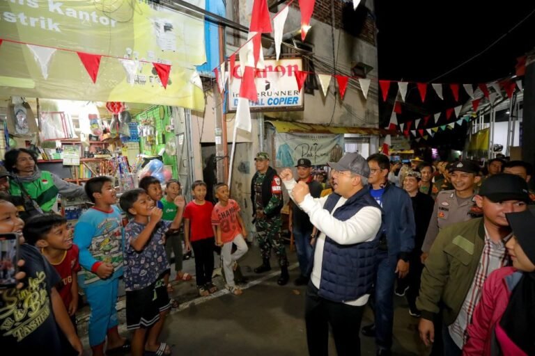 175768650852-warga-apresiasi-program-siskamling-kota-bandung-makin-aman-dan-guyub