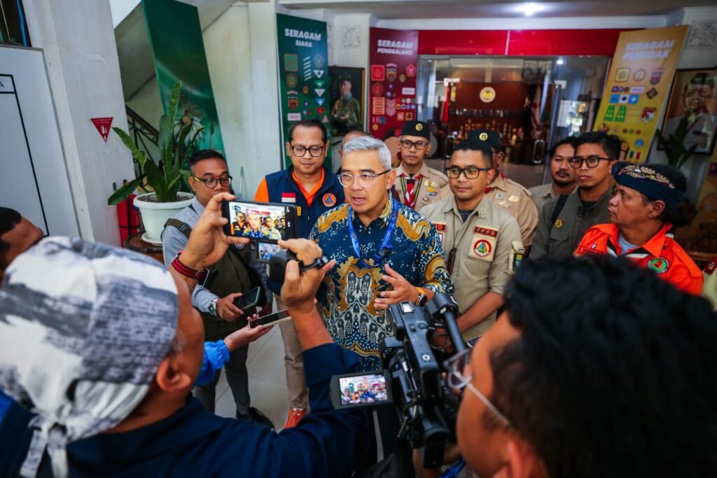 175957805289-apresiasi-relawan-mitigasi-bencana-wali-kota-bandung-ajak-warga-tangguh-hadapi-bencana