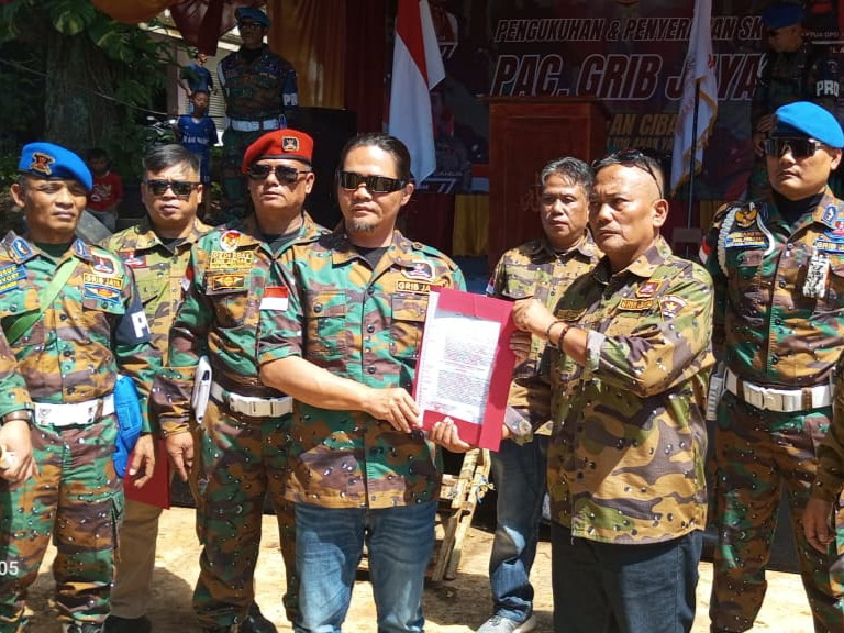 Ketua DPC GRIB Jaya Kabupaten Sukabumi Gelar Pengukuhan dan Penyerahan SK PAC GRIB JAYA Kecamatan Cibadak