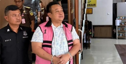 Mega Korupsi ‘Ayam Fiktif’ Rp128 Miliar: Dirut PT BDS Kabupaten Bandung Resmi Berbaju Oranye!