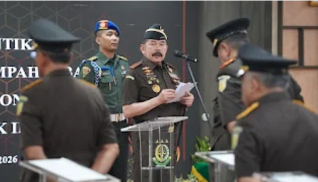 GANTI KOMANDAN DI TANAH PASUNDAN: JAKSA AGUNG ST BURHANUDDIN LANTIK DR. SUTIKNO PIMPIN KEJATI JABAR, HERMON DEKRISTO DIGESER URUS PIDANA MILITER