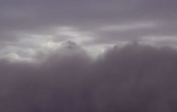 BUKAN GEMPA! Misteri “Dentuman Abadi” Ratusan Tahun Terungkap: Ilmuwan Pastikan Itu Fenomena Langit, Bukan Getaran Bumi