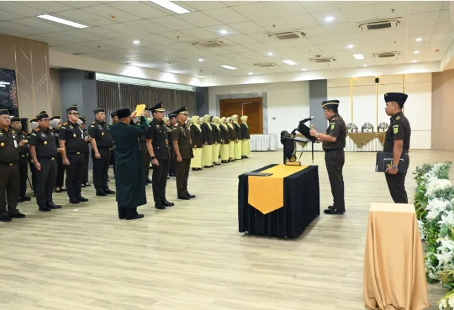 Di Era Disrupsi Digital, Kajati Jabar Sutikno Lantik Dua Pejabat Strategis: “Jabatan Bukan Sekadar Kursi, Ini Medan Perang Integritas!”