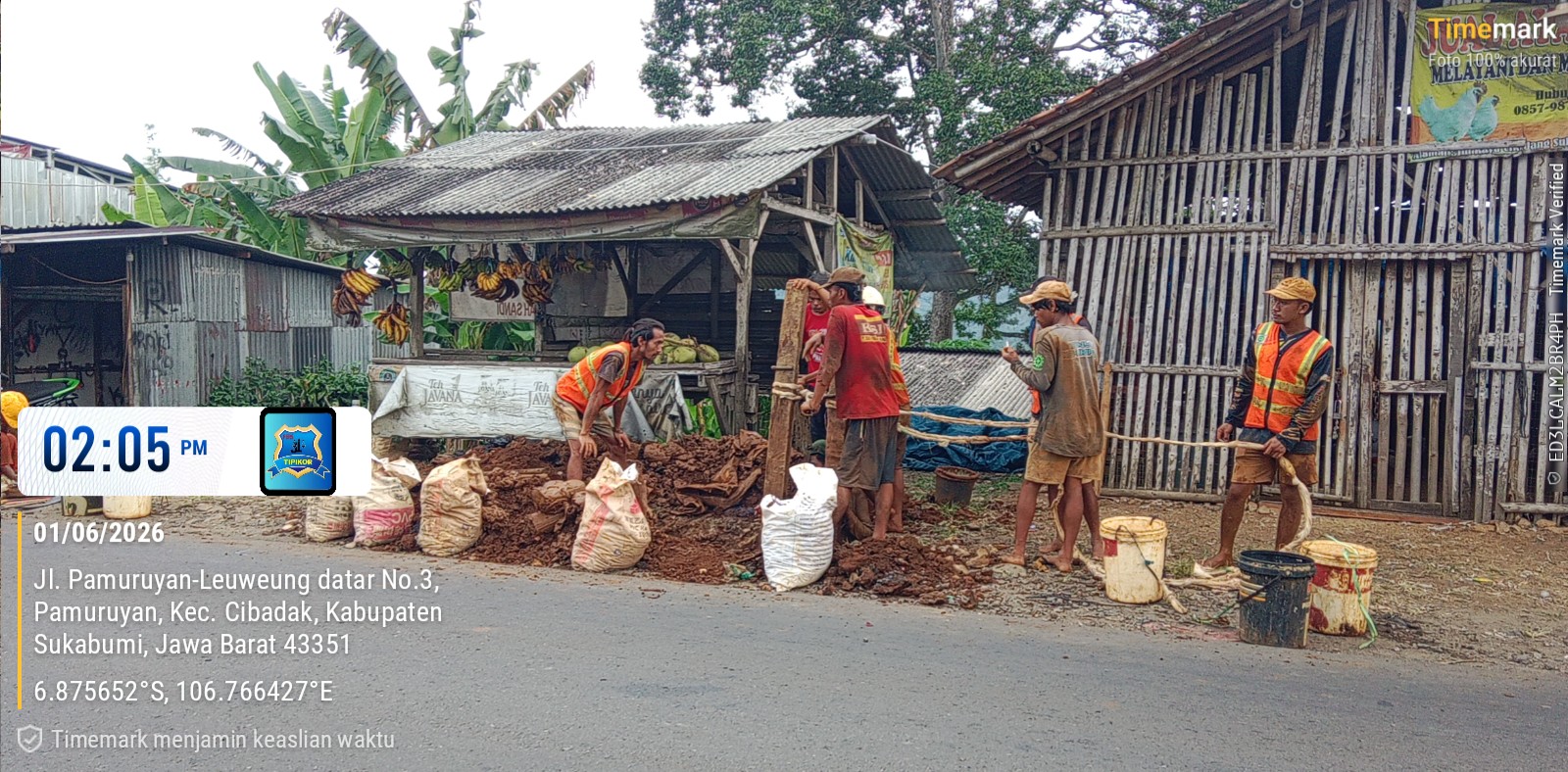 Tingkatkan Pelayanan Bagi Masyarakat, Perumda AM TJM Gelar Proyek Pemasangan Pipa HDPE Di Pamuruyan