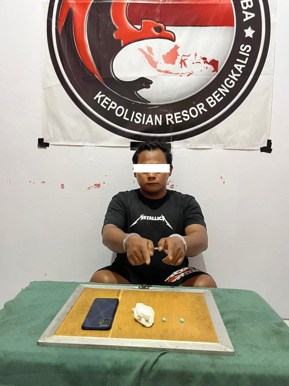 Satresnarkoba Polres Bengkalis Amankan Pengedar Ekstasi di Desa Pamesi Bathin Solapan