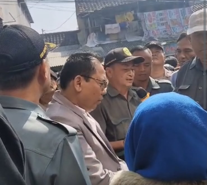 EKSEKUSI BERJALAN TEGAS: RUKO SOREANG SAH MILIK PEMENANG LELANG, KUASA HUKUM SANTAI “MARWAH MAHKAMAH” DAN PERINGAT KERAS BAGI OKNUM NON-ADVOKAT