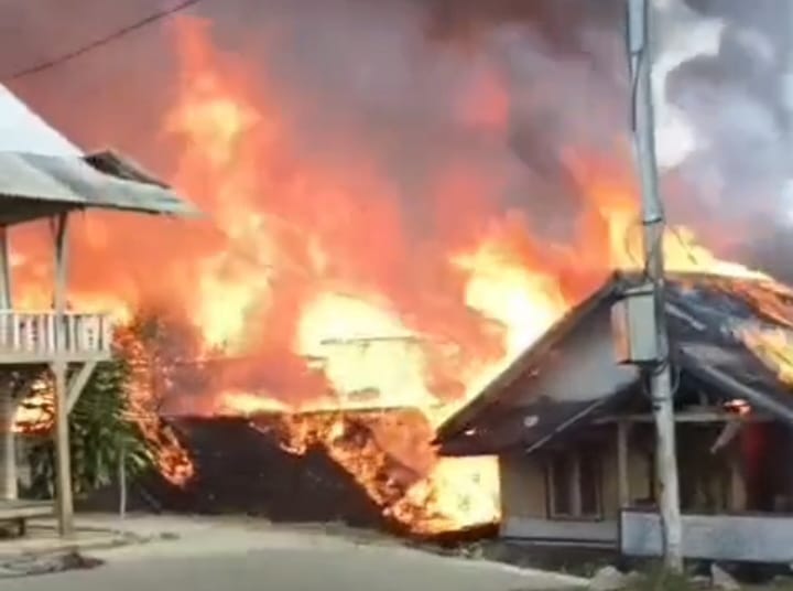 Musibah Melanda, Si Jago Merah Melahap Kampung Adat Kasepuhan Ciptamulya Cisolok Sukabumi