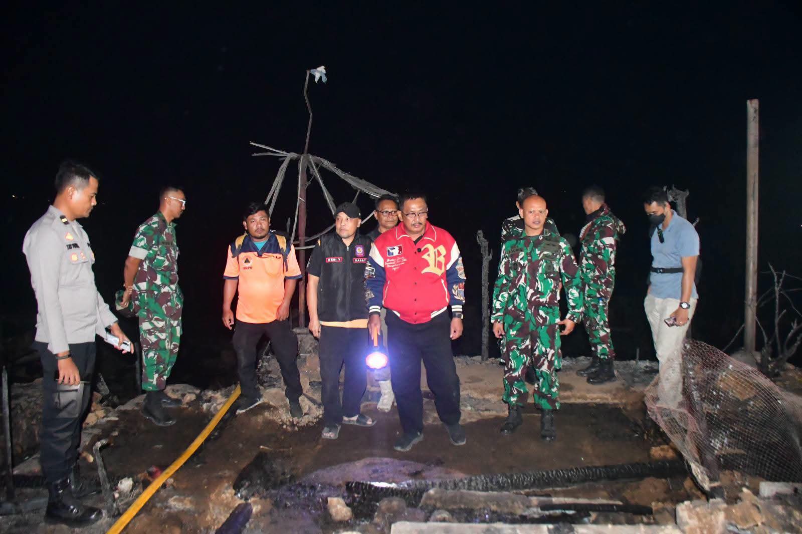 Tinjau Lokasi Kebakaran Di Ciptamulya, Bupati Sukabumi Intruksikan Segera Lakukan Penanganan Bencana