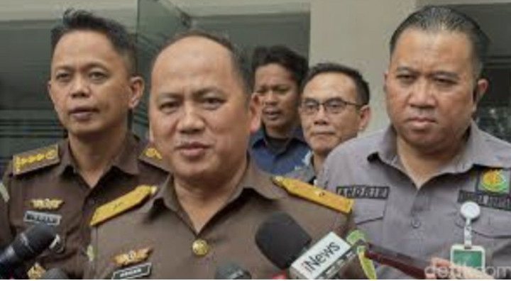 Kejagung Terbitkan Sprindik Tiga Kasus Korupsi Besar: Eks Jampidsus FA Jadi Sorotan Utama, Pengawasan KPK dan DPR Dijamin Ketat