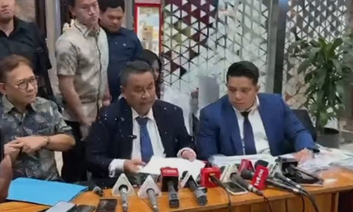 “Nol Rupiah dari Tan Kian”: Hotman Paris Gempur Dakwaan Suap Rp50 Miliar, Tanya Balik Logika Hukum Kejagung