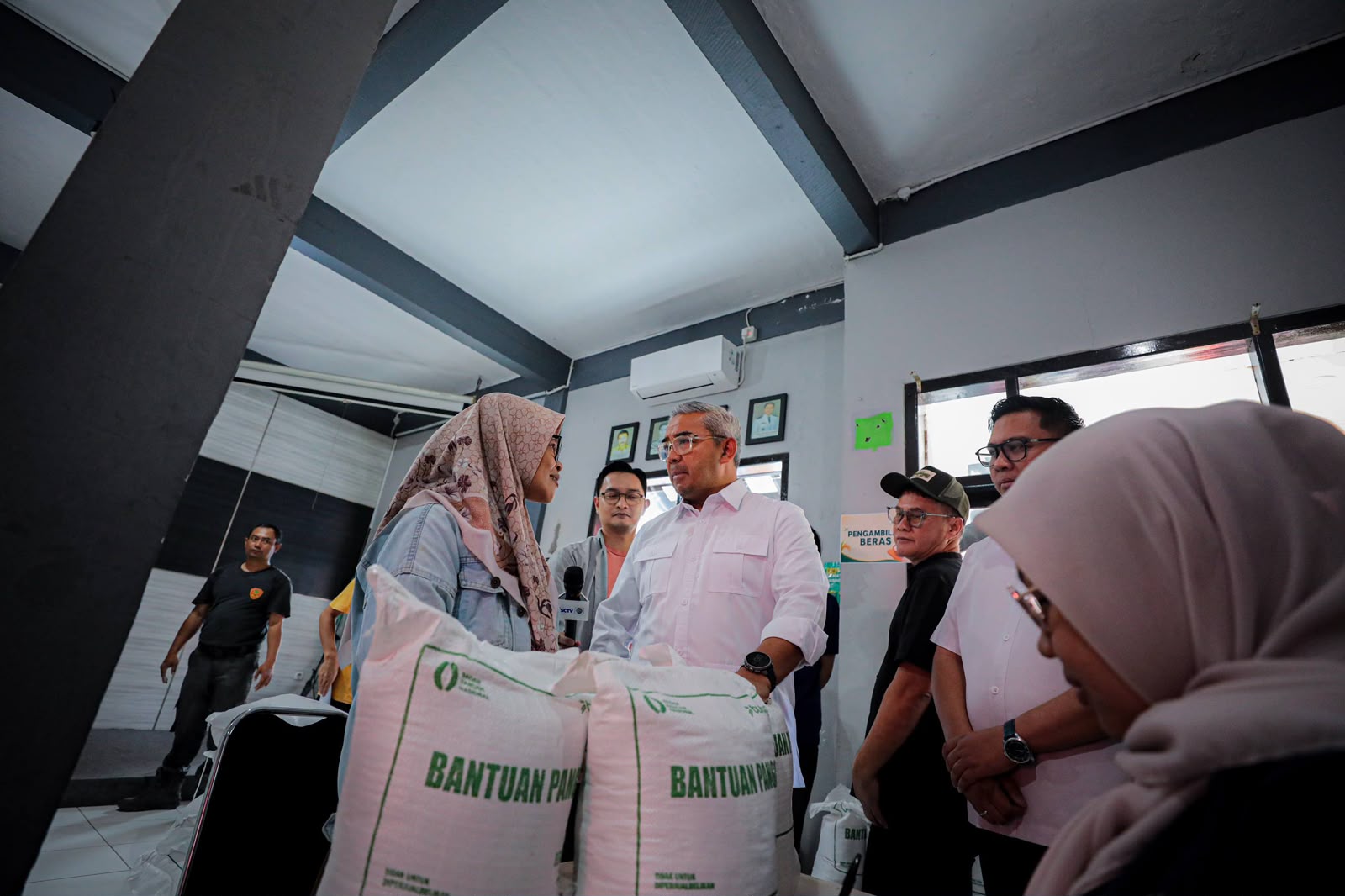 143 Ribu Warga Bandung Dapat Jatah Beras, Tapi Ratusan Lainnya ‘Terbuang’ Karena Salah Hitung Desil: Wali Kota Farhan Akui Data Pusat Belum Sempurna