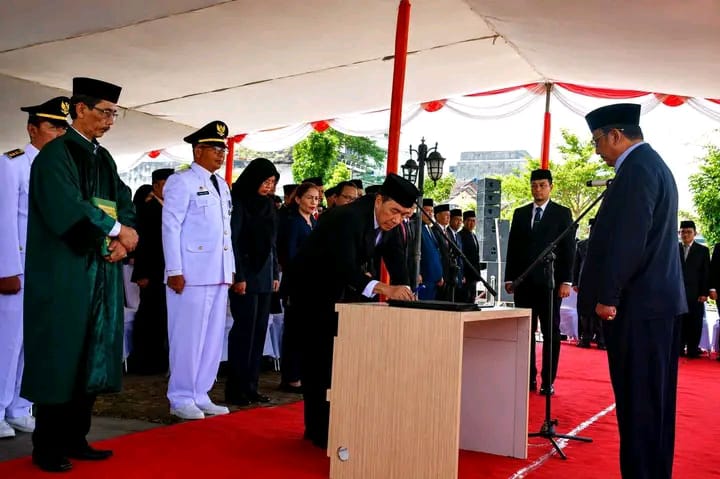 Bupati Sukabumi Lantik 327 Pejabat Administrator Dan Pengawas