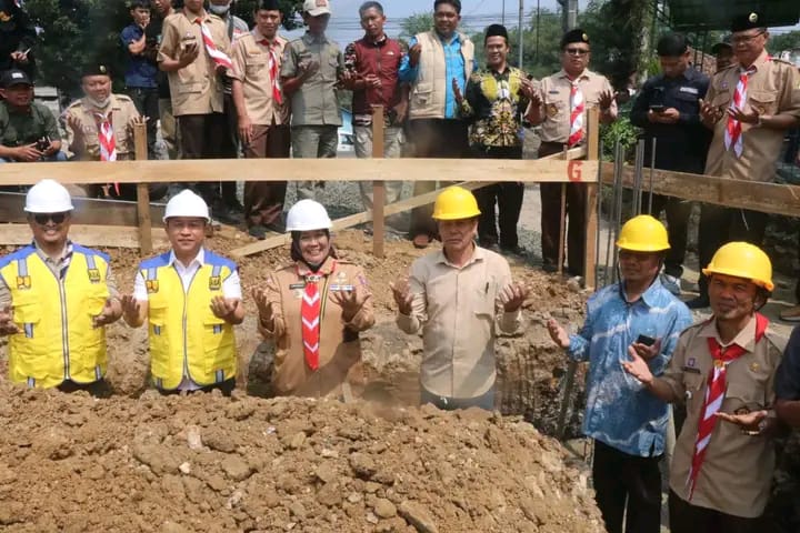 Kantor Kecamatan Cidahu Dibangun, Wabup Dan Kadis Perkim Lakukan Peletakan Batu Pertama