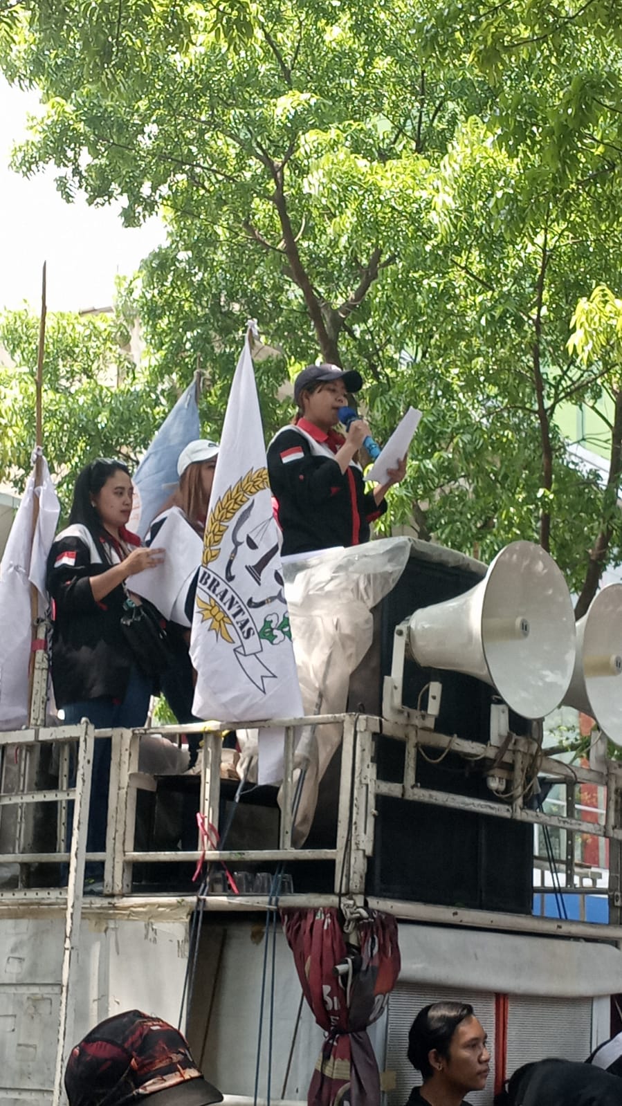 “Jalan Bolong, Aset Hilang, E-Catalog ‘Dikondisikan’: Seni Sulap Anggaran di DSDABM Kota Bandung”