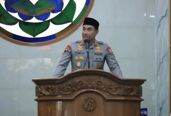 PANGKAT BUKANLAH DEWA: KAPOLRI SUYUDI ARIO SETO BERI ‘TAMPARAN’ MORAL BAGI JAJARAN POLRI
