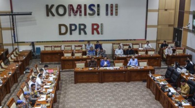 “Maling Uang Bencana Adalah Kejahatan Kemanusiaan!” Komisi III DPR Minta KPK Sikat Habis Mafia Anggaran di BNPB