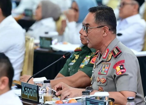 Negara Tak Lagi Toleran: Kapolri Seret 243 Perorangan dan 13 Korporasi Pembakar Hutan ke Jalur Hukum